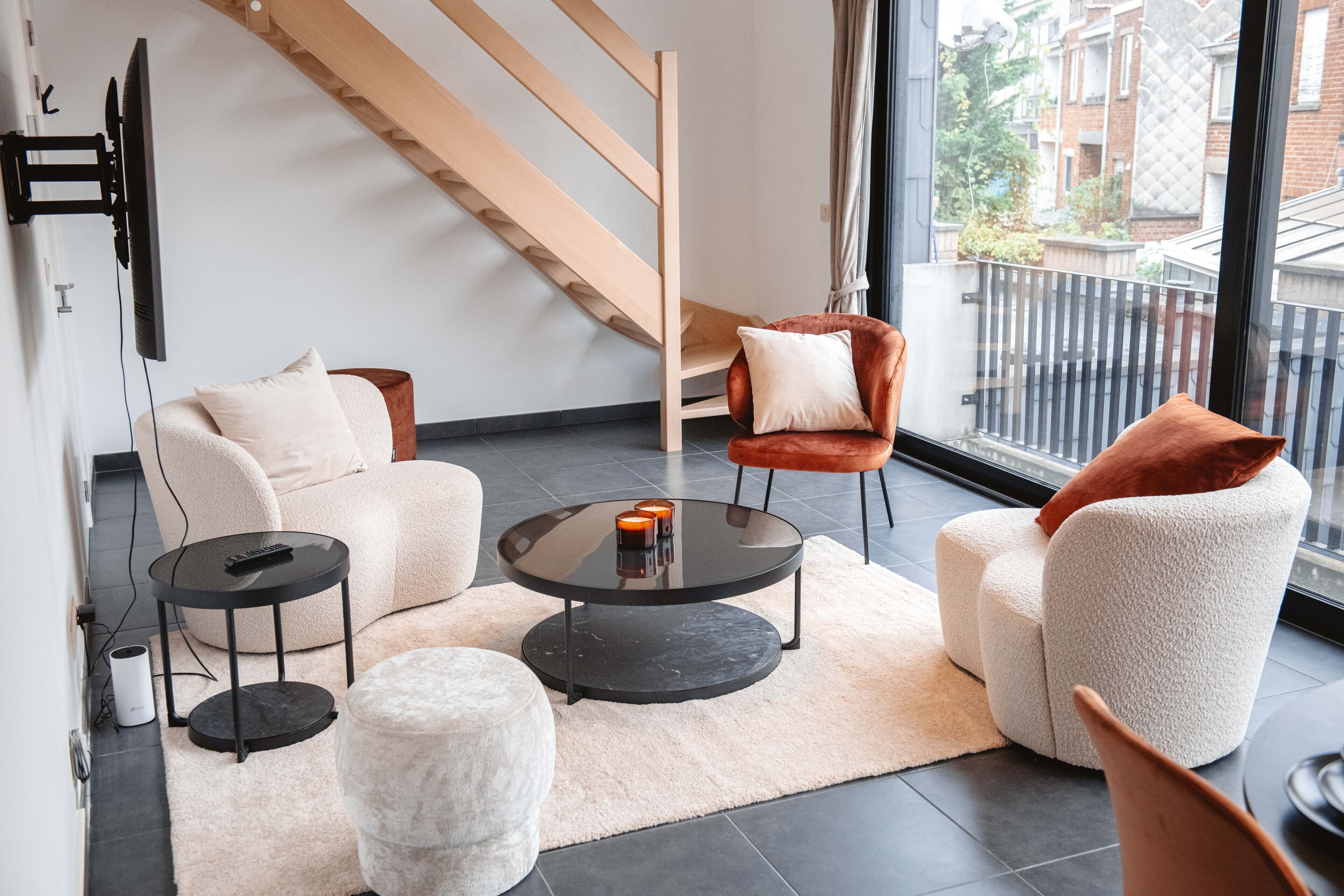 design duplex | living area | flat-screen tv