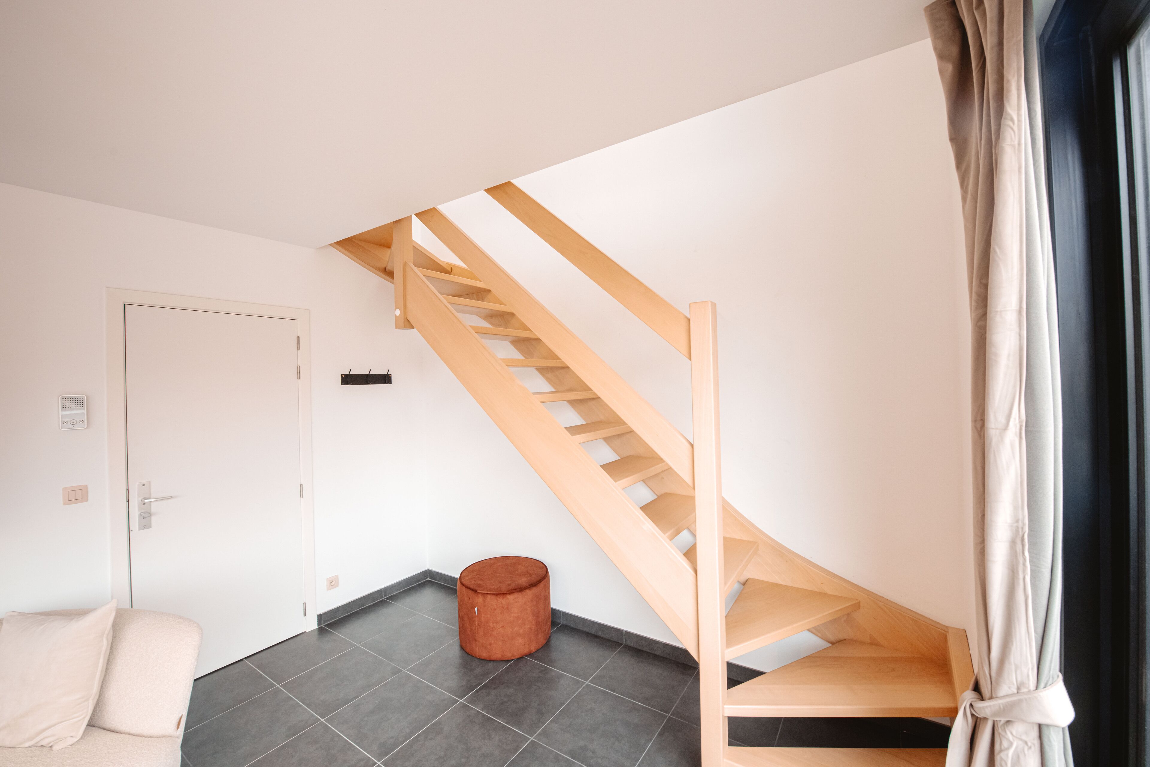 design duplex | living area | flat-screen tv