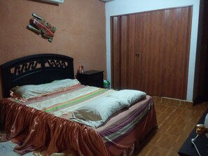 ห้องเบสิกดับเบิล | 1 ห้องนอน, ผ้านวมขนเป็ด, โต๊ะทำงาน, พื้นที่ทำงานแบบใช้แล็ปท็อป