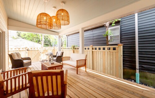 Heart of The Highlands | 5BR 4BA w/HotTub +Parking