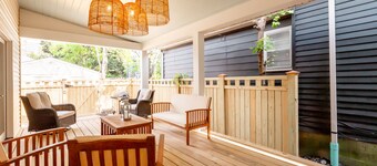 Heart of The Highlands | 5BR 4BA w/HotTub +Parking