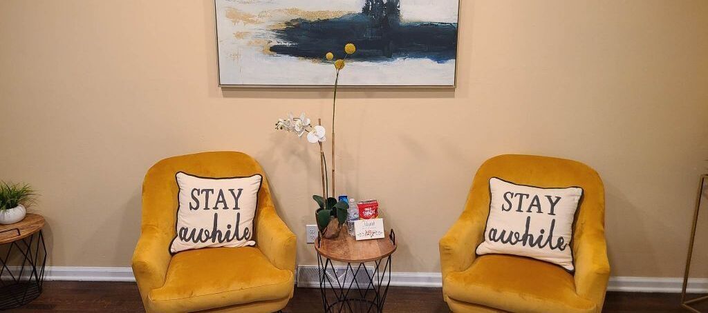 Stylish-Fully Furnished 5bdrm Home Walking Distance from Arrowhead Stadium!
