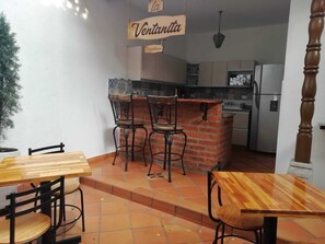 Fridge, microwave, oven, blender - Casa Carambolo (Cali)