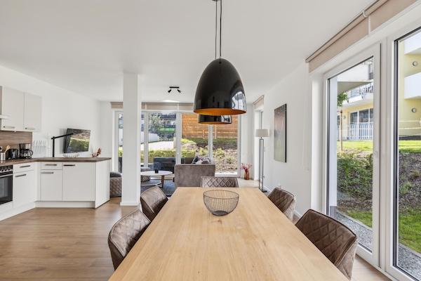 Réfrigérateur, plaque de cuisson, lave-vaisselle, cafetiÚre/bouilloire