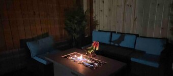 DerbyCity Getaway | Hot Tub | Near Churchill Downs