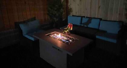 DerbyCity Getaway | Hot Tub | Near Churchill Downs