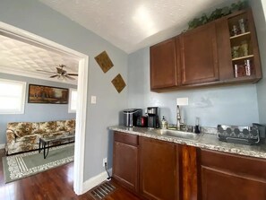 Fridge, oven, stovetop, coffee/tea maker