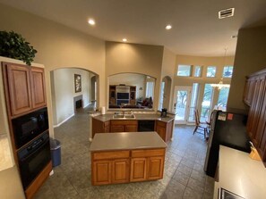 Fridge, microwave, oven, stovetop - WE HAVE WATER with boat dock AND ramp! EV Charger in garage! (Spicewood)