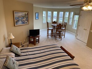 4 Schlafzimmer, Bügeleisen/Bügelbrett, kostenloses WLAN, Bettwäsche