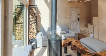 Stunning home in Roztoka with jacuzzi