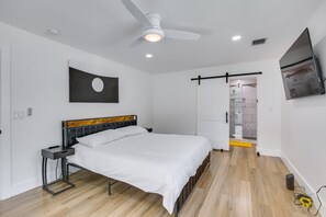 4 Schlafzimmer, Bügeleisen/Bügelbrett, WLAN, Bettwäsche