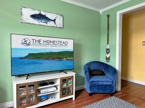 Interior - Starboard suite @ The Homestead Oceanfront (Norman's Cove-Long Cove)