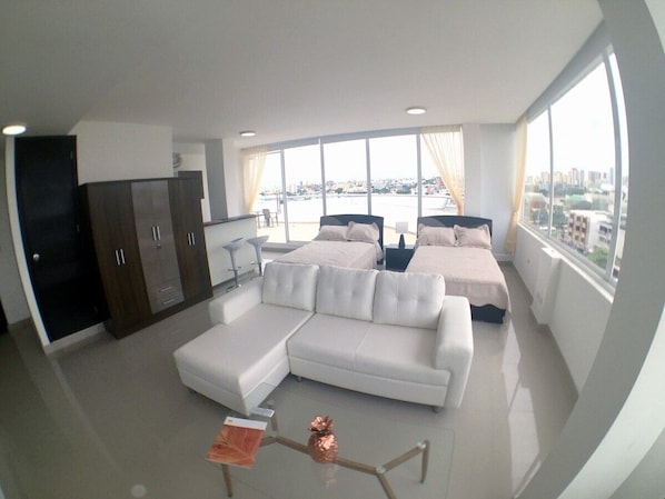 Studio Panoramique, balcon | Coin séjour
