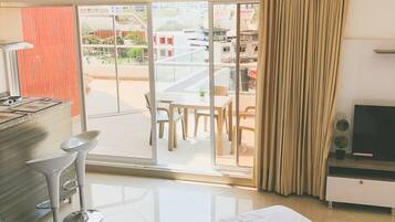 City Studio | Iron/ironing board, free WiFi