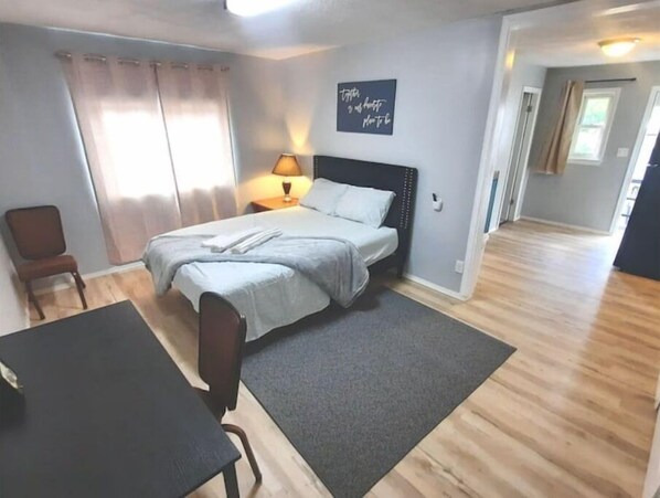 1 camera, ferro/asse da stiro, Wi-Fi gratuito, lenzuola