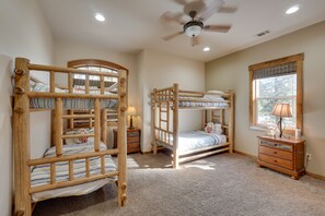 5 bedrooms, Internet, bed sheets