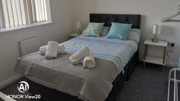 3 bedrooms, iron/ironing board, free WiFi, bed sheets