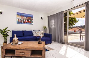 Smart TV - Centrally located 1 bedroom apartment (Willemstad)