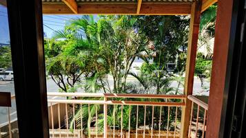 Apartamento, 2 quartos, terraço | Vista da sacada