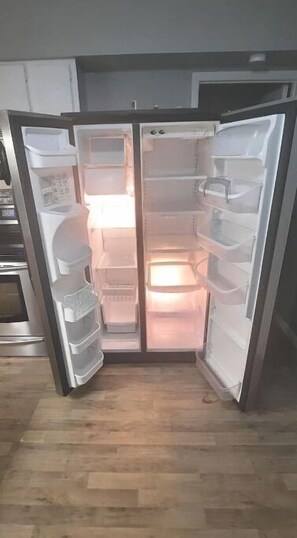 Interior - Lovely 2-bedroom rental unit with free parking
 (Columbus)