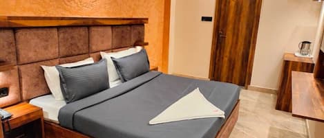 Quarto casal luxo | Wi-Fi de cortesia