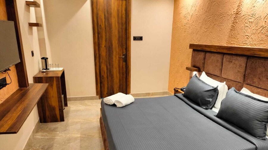 Sky High By T&M Hotels