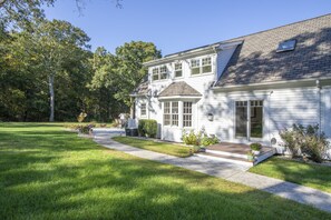 Exterior - A Perfect Getaway. Direct assess to the 1000 acre Old Saybrook Essex Preserve (Old Saybrook)