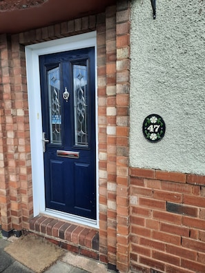 Exterior detail - Cosy home in a warm family friendly quiet peaceful area in Dudley, West Mids  (Dudley)