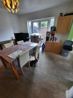 Dining - Cosy home in a warm family friendly quiet peaceful area in Dudley, West Mids  (Dudley)