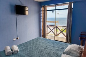 Basic-Zimmer, 1 Queen-Bett, Strandblick | Hochwertige Bettwaren, Daunenbettdecken, Select-Comfort-Betten