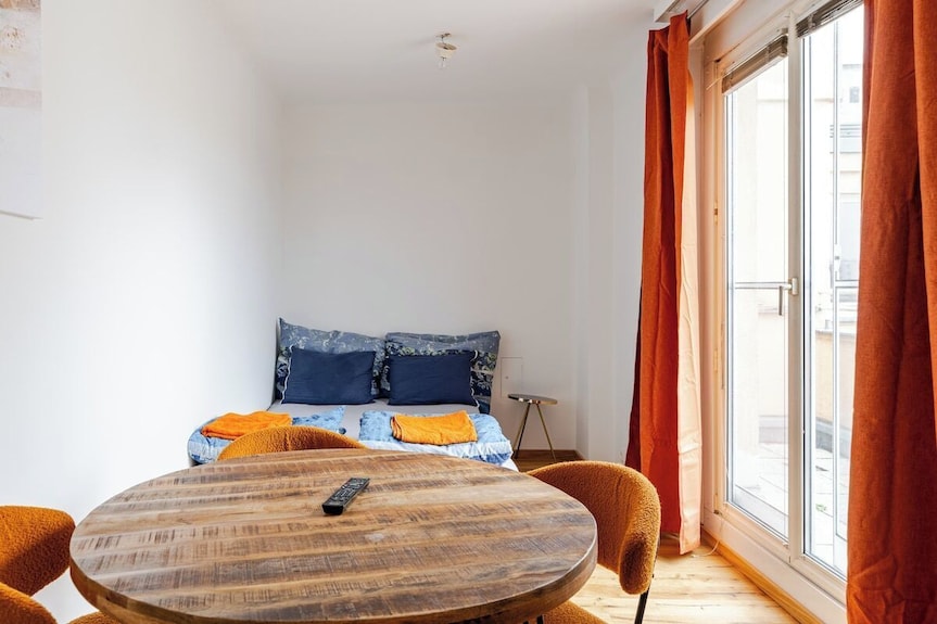 10 Mints To City Centre - Next To Wien Hbf - Next To Metro Station - Vienna