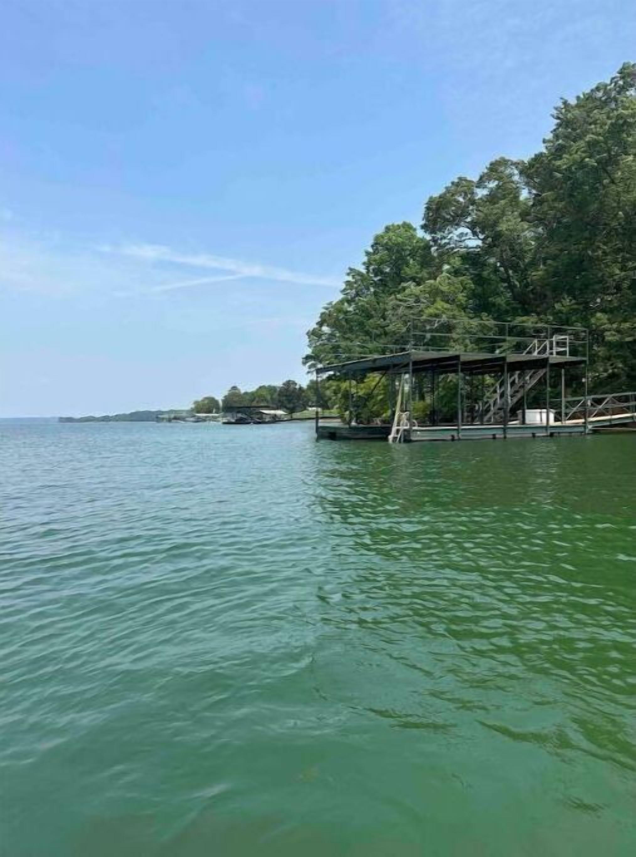 Entire Lake house on deep water cove