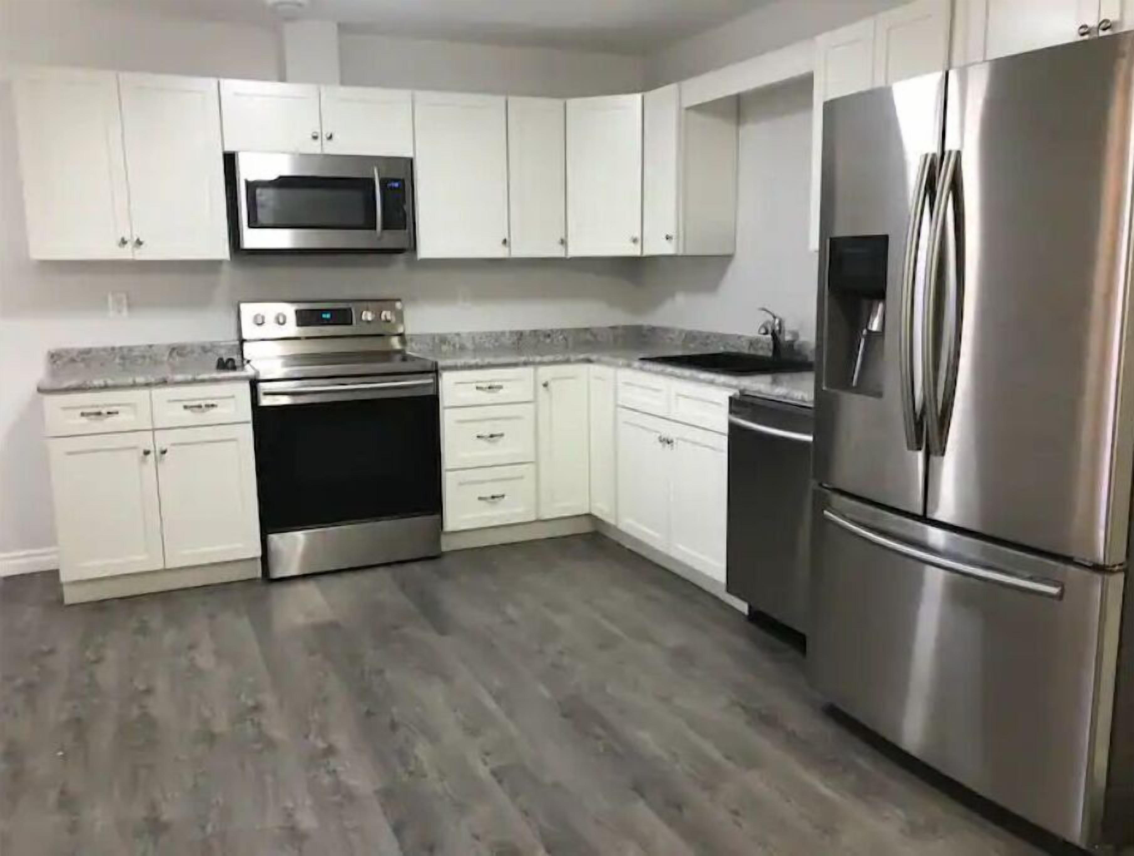 電子レンジ、コンロ、食器洗い機