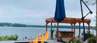 Seasonal Discount is on! 7 ppl Hottub with the view of the Mush a Mush Lake

