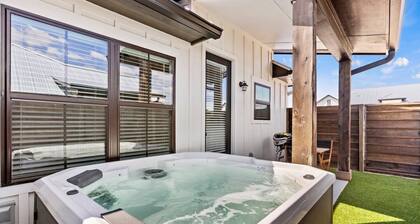 *Brand New| Hot Tub | Near Main