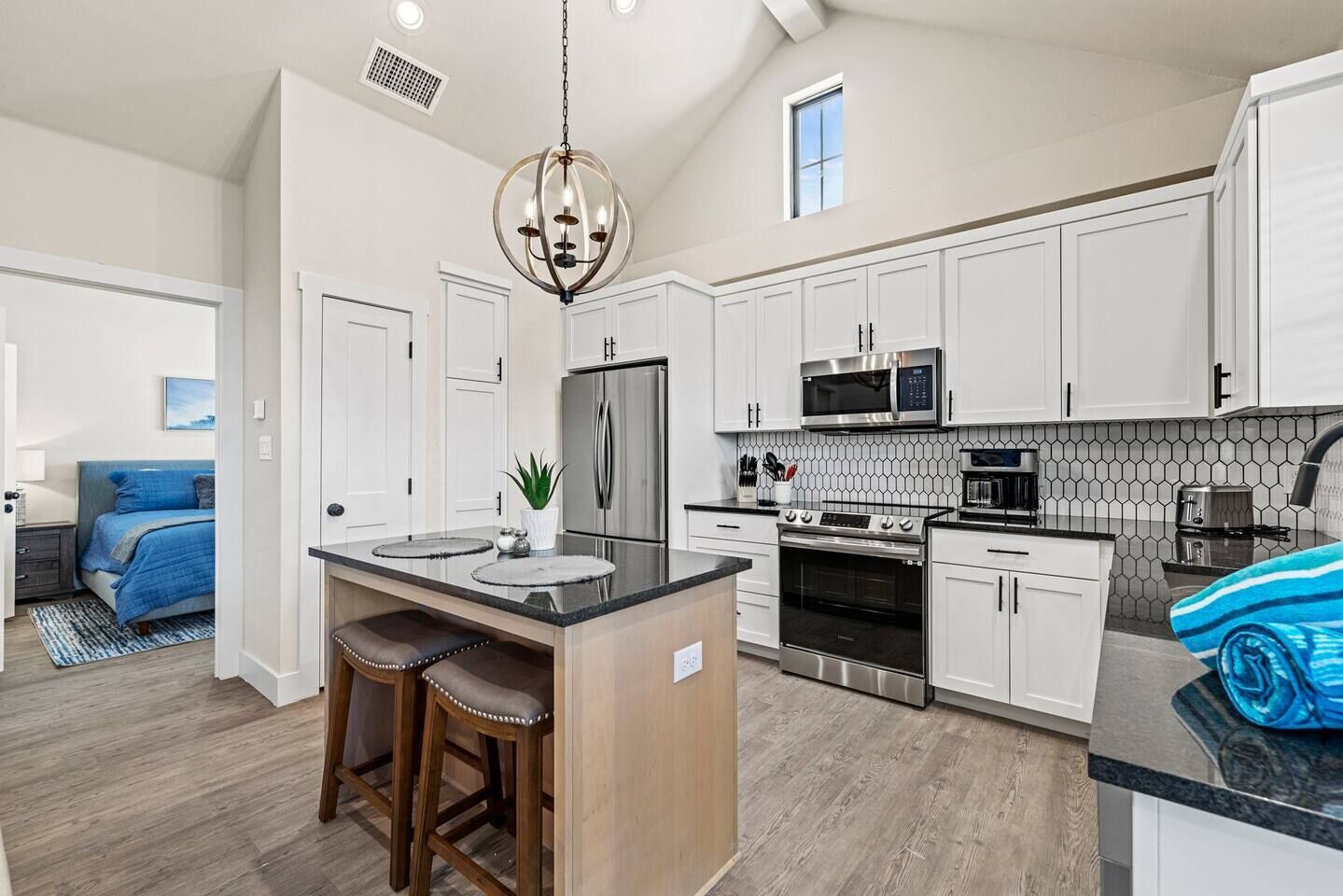 冰箱、微波炉、烤箱、炉灶