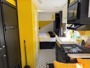 1 室のベッドルーム、WiFi (無料)、ベッドシーツ