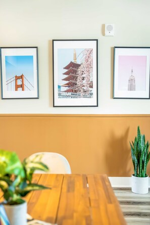 Dining - Marielle - Luxury 1BR Condo w/ Rooftop, Gym, WFH (San Diego)