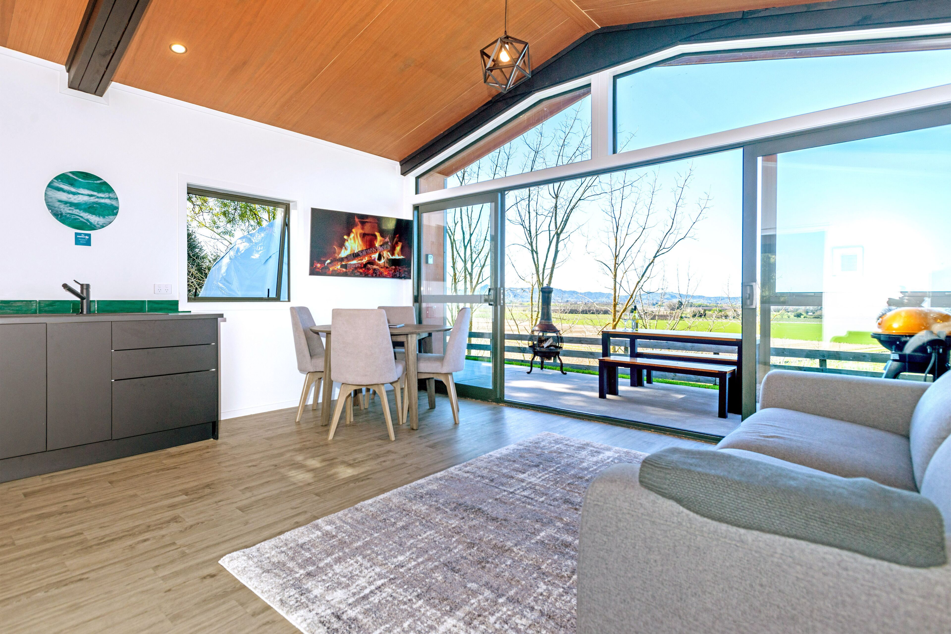 Cabin | Living area | Flat-screen TV