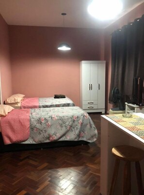 1 quarto, ferros/tábuas de passar roupa, Wi-Fi de cortesia