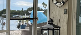 Paradise!Canal-River front heated pool house with Gulf ofMexico access.Remodeled