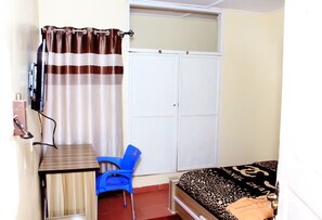 4 bedrooms, WiFi, bed sheets