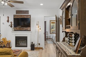 3 bedrooms, blackout drapes, iron/ironing board, WiFi