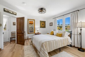 3 bedrooms, blackout curtains, iron/ironing board, WiFi
