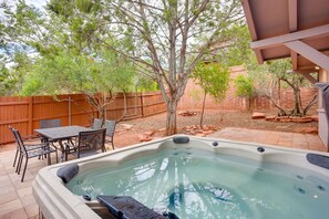 Terrace/patio - Hot Tub & Patio: Modern Sedona Home! (Sedona)