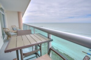 Property grounds - Luxurious 3BR/3BA Oceanfront - Laguna Keyes Cherry Grove (North Myrtle Beach)