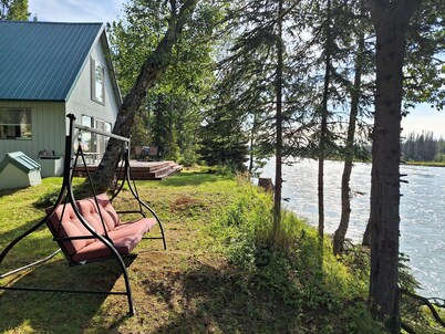 Walt's Point cabin on the gorgeous Kenai River in Soldotna..Alaska's Playground!