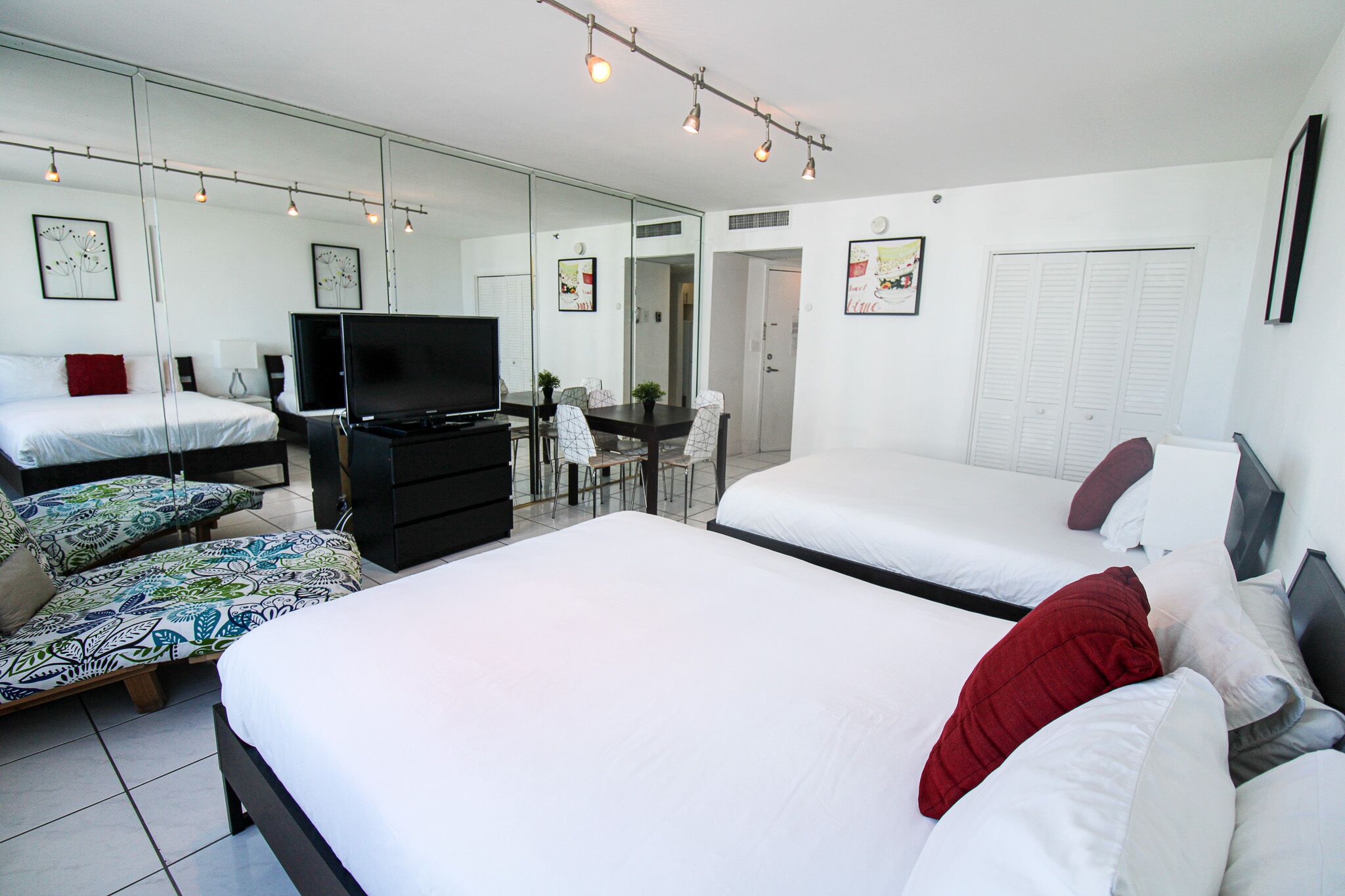 1 chambre, fer et planche à repasser, Wi-Fi, draps fournis
