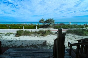 Na praia