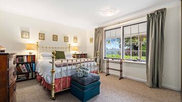 2 soveværelser, pengeskab på værelset, skrivebord, Wi-Fi